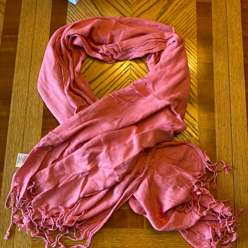 Women’s pink scarf